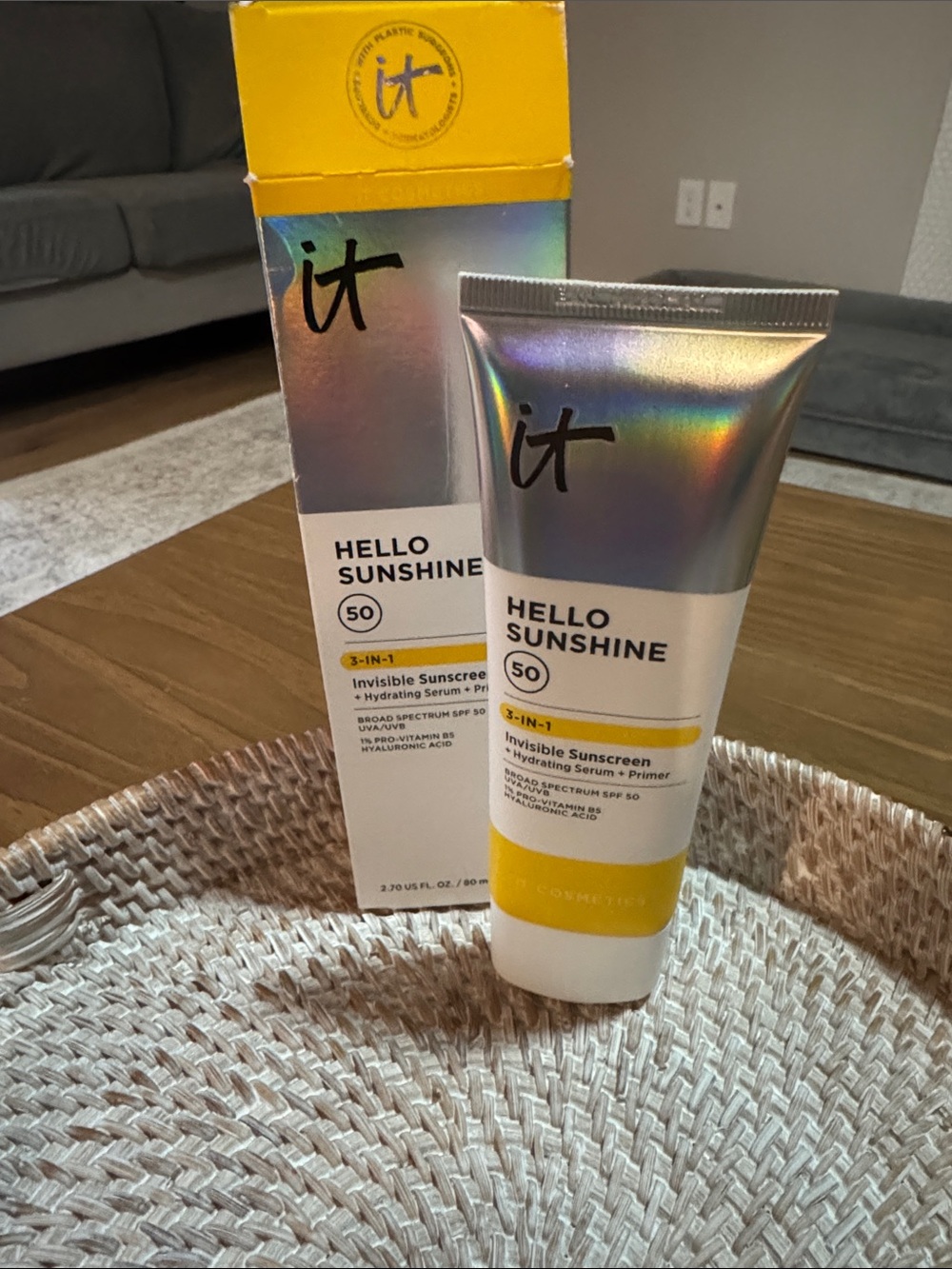 IT Cosmetics: Hello Sunshine 3-IN-1 Invisible Sunscreen SPF 50 - 2.70 FL. OZ
